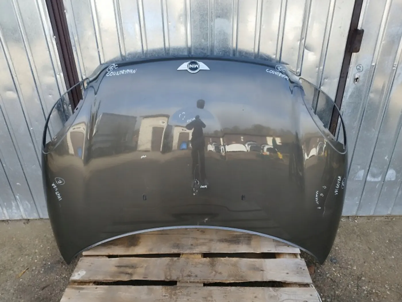 Капот к MINI Countryman 2010