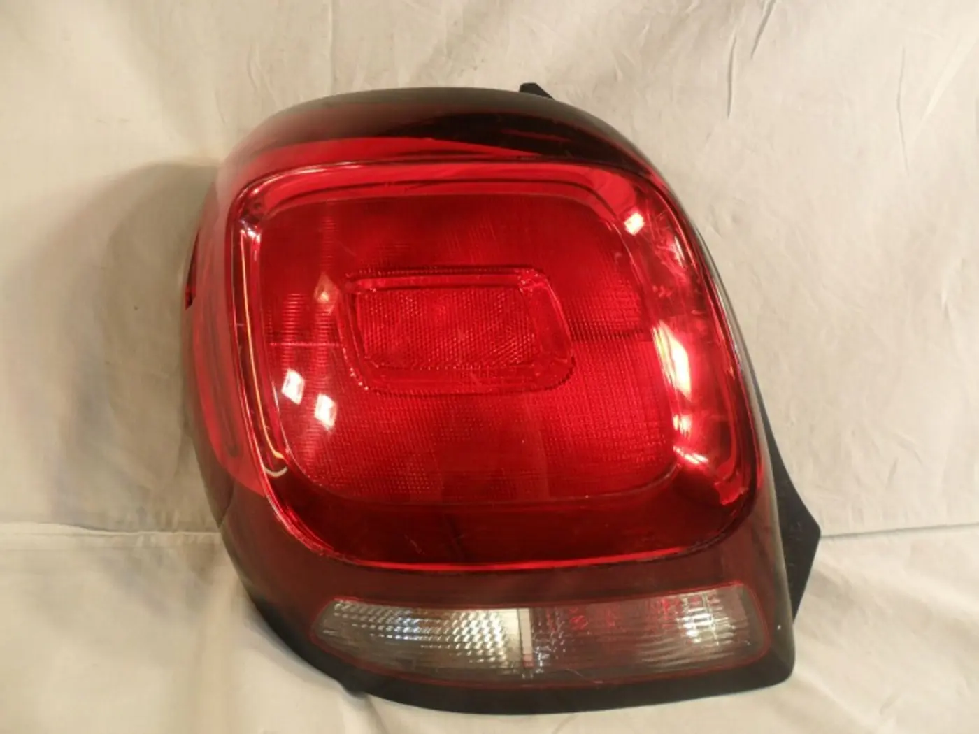 Фонарь задний левый к Citroen C1 2014