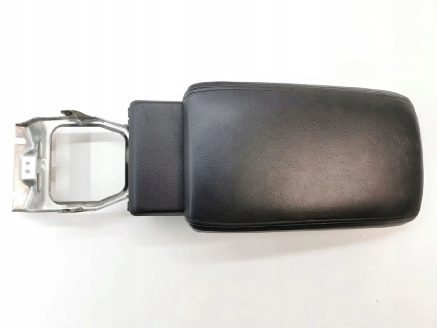 Подлокотник к Ford Kuga 2008