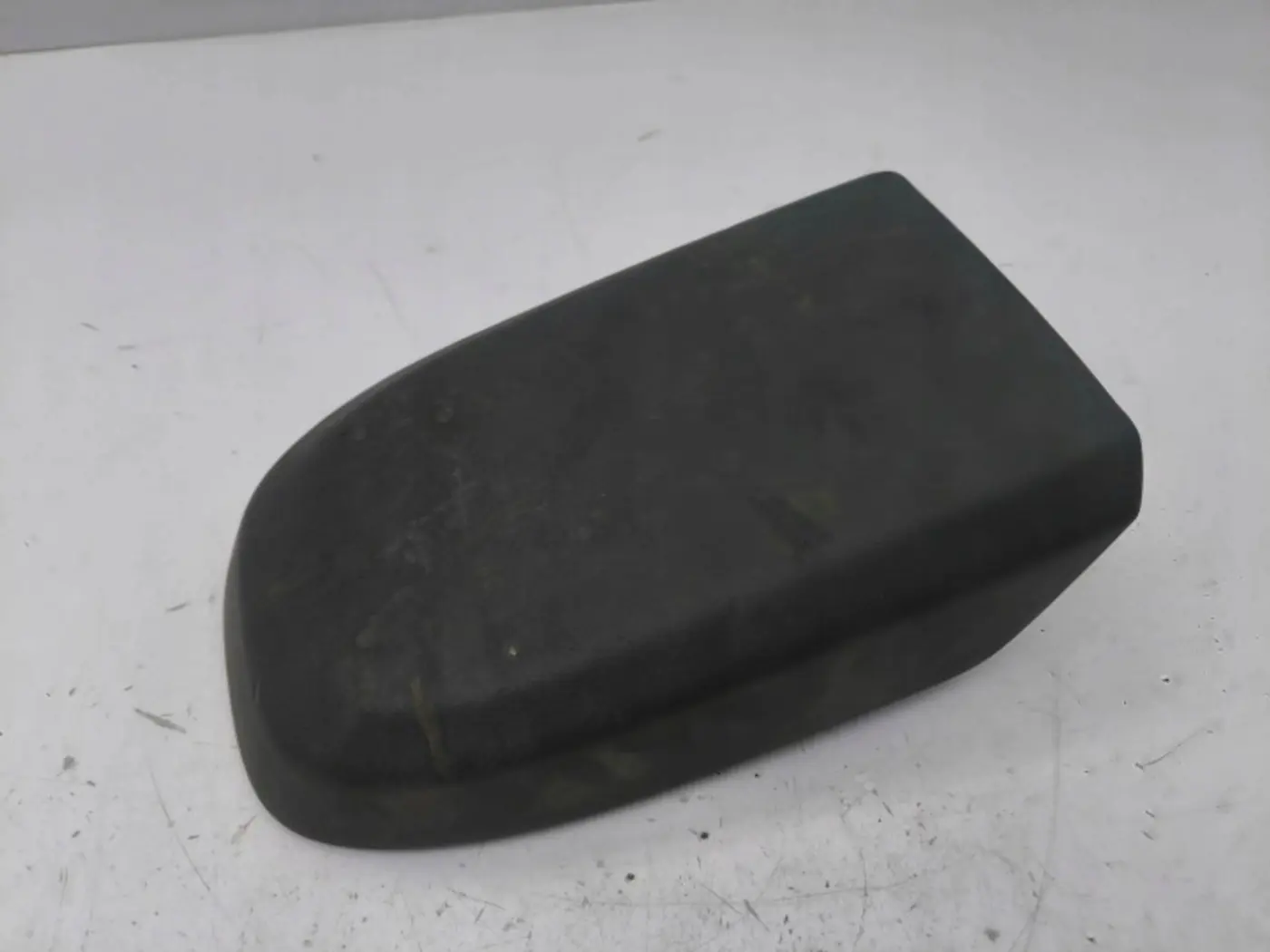 Подлокотник к Ford C-MAX 2010