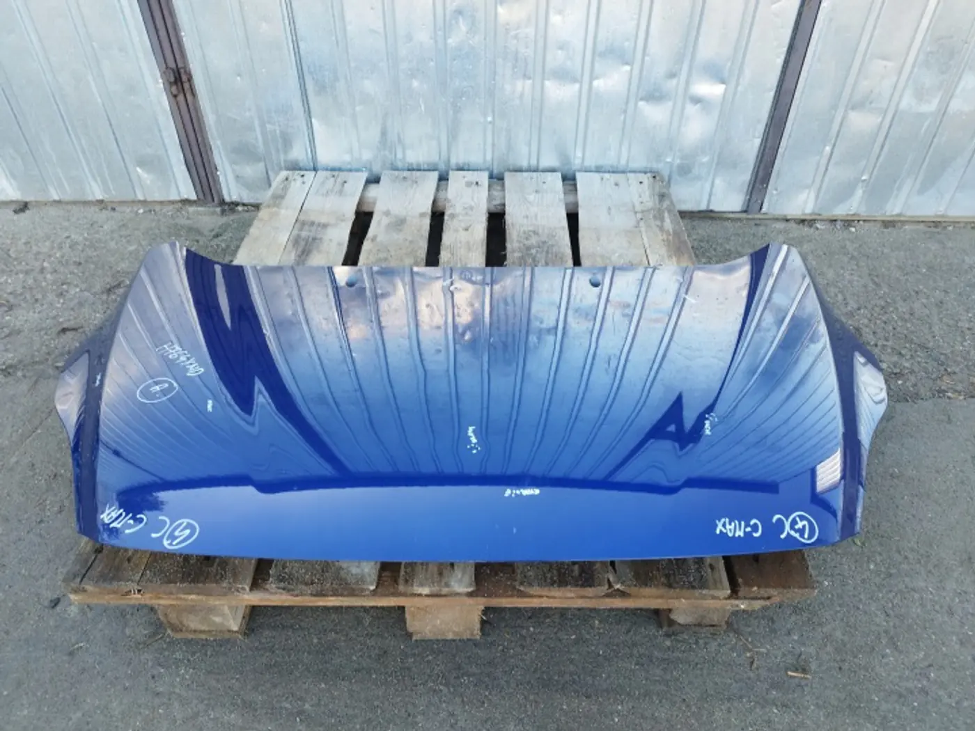 Капот к Ford C-MAX 2010