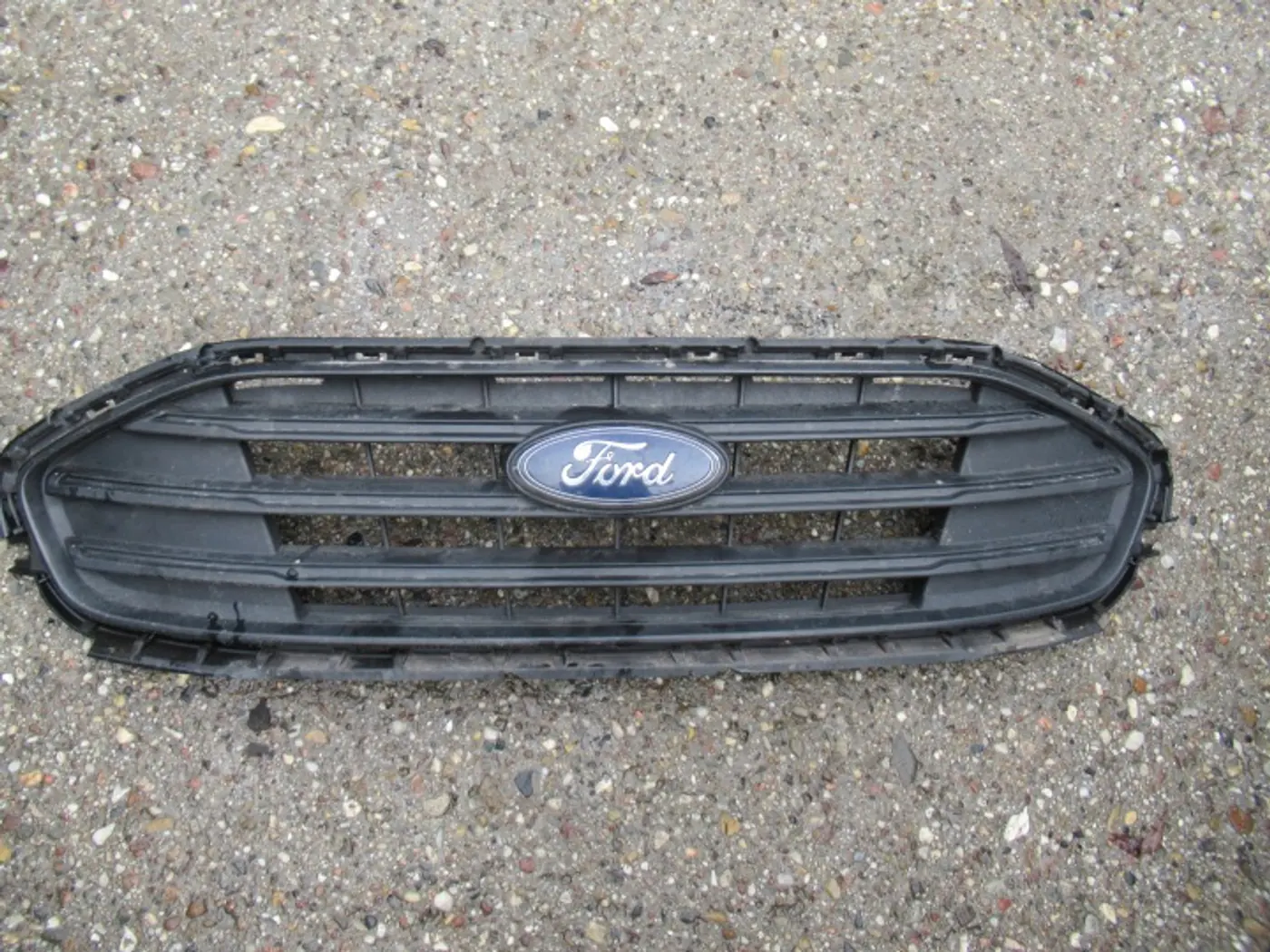 Решетка радиатора к Ford Transit Connect 2018