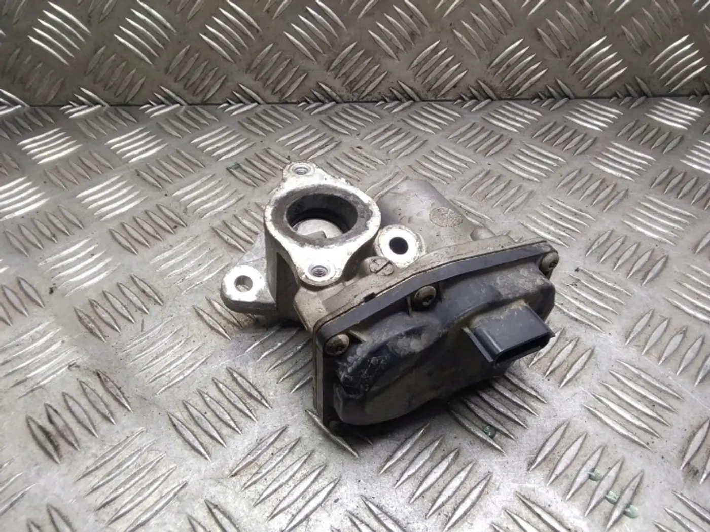 Клапан EGR к Nissan Note 2013