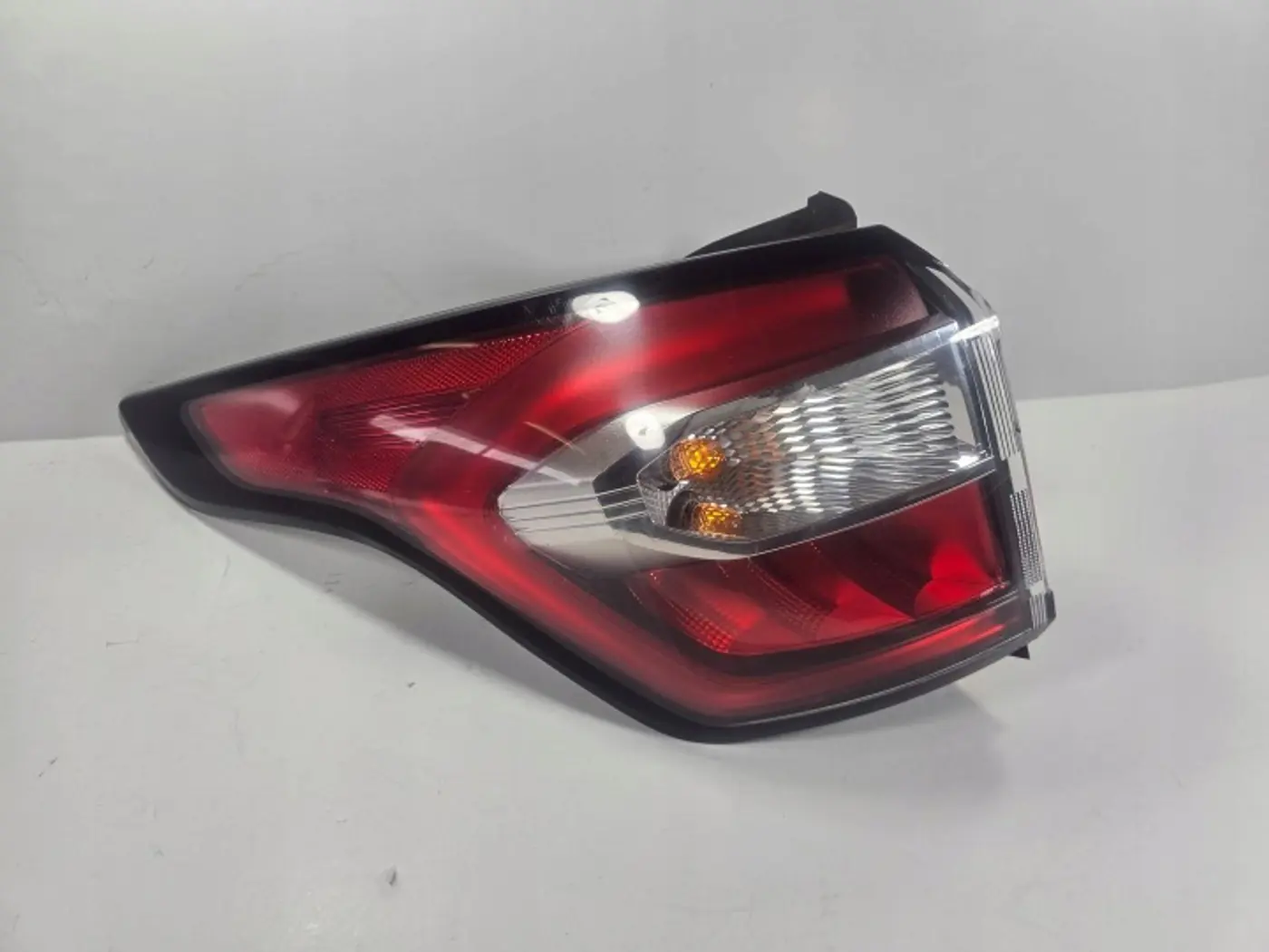 Фонарь задний левый к Ford Kuga 2013