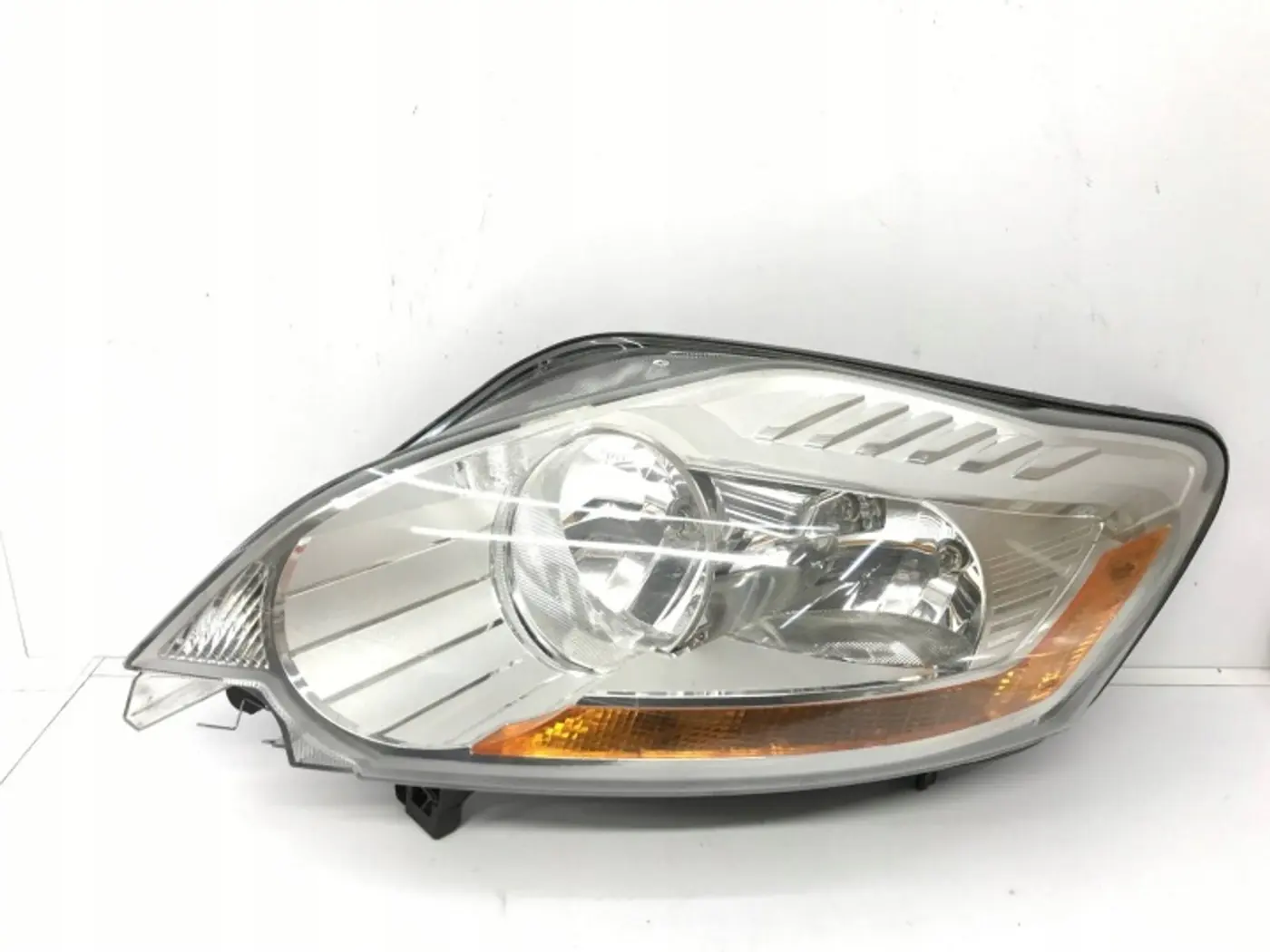 Фара левая к Ford Kuga 2008