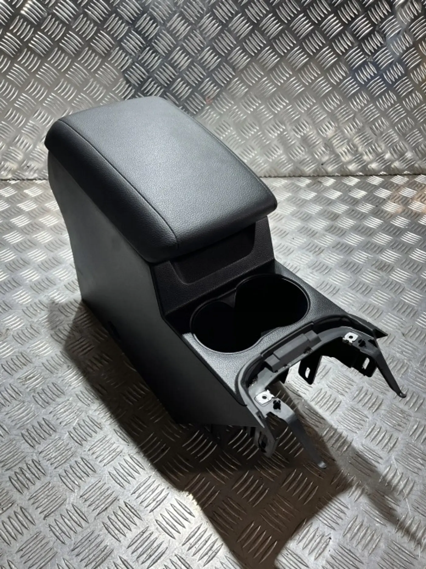 Подлокотник к SEAT Ateca 2016