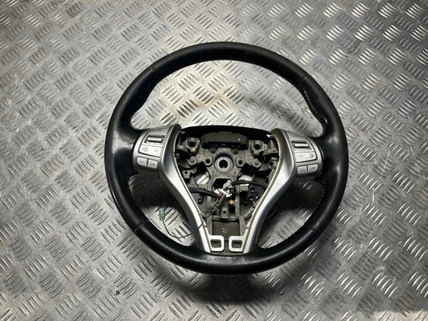 Руль к Nissan Navara (Frontier) 2014