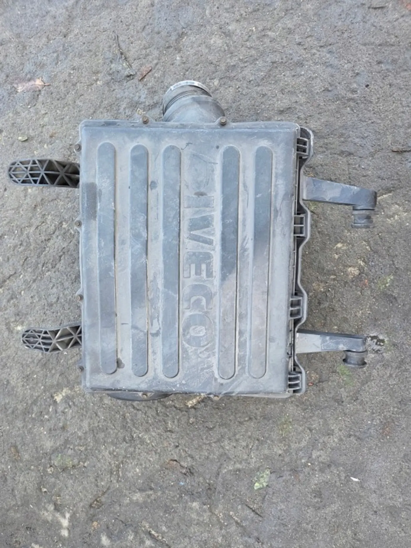 Корпус воздушного фильтра к Iveco  1999