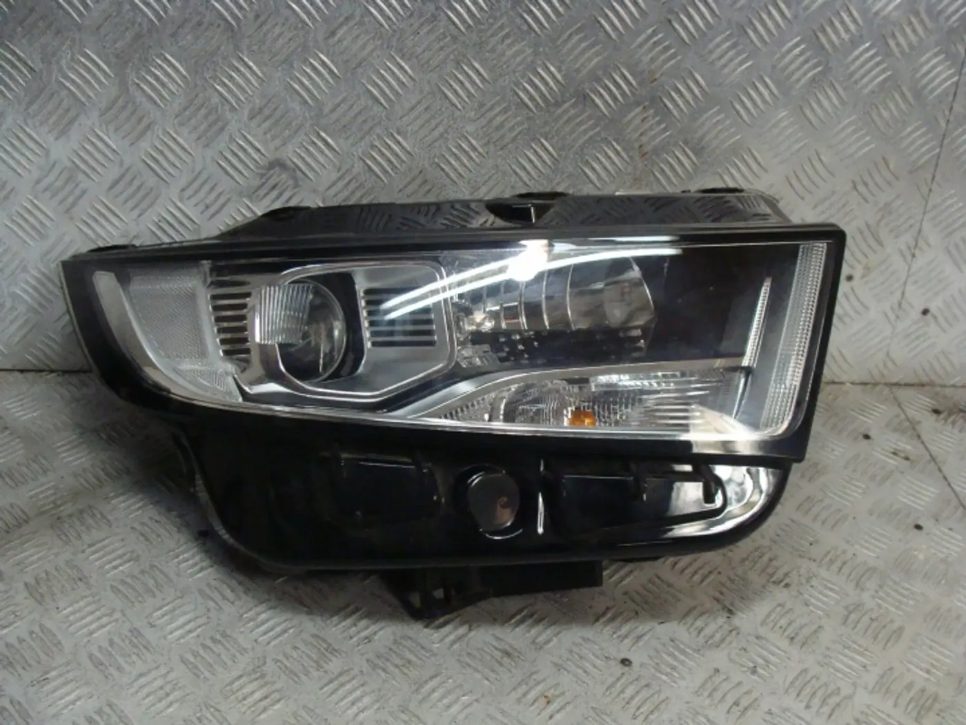 Фара правая к Ford Edge 2015
