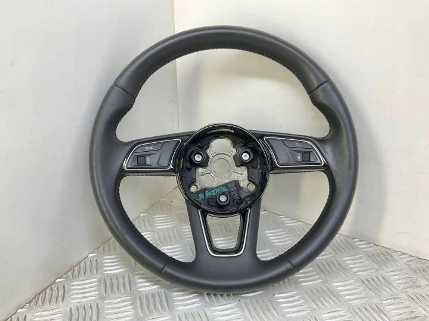 Руль к Audi S4 2016