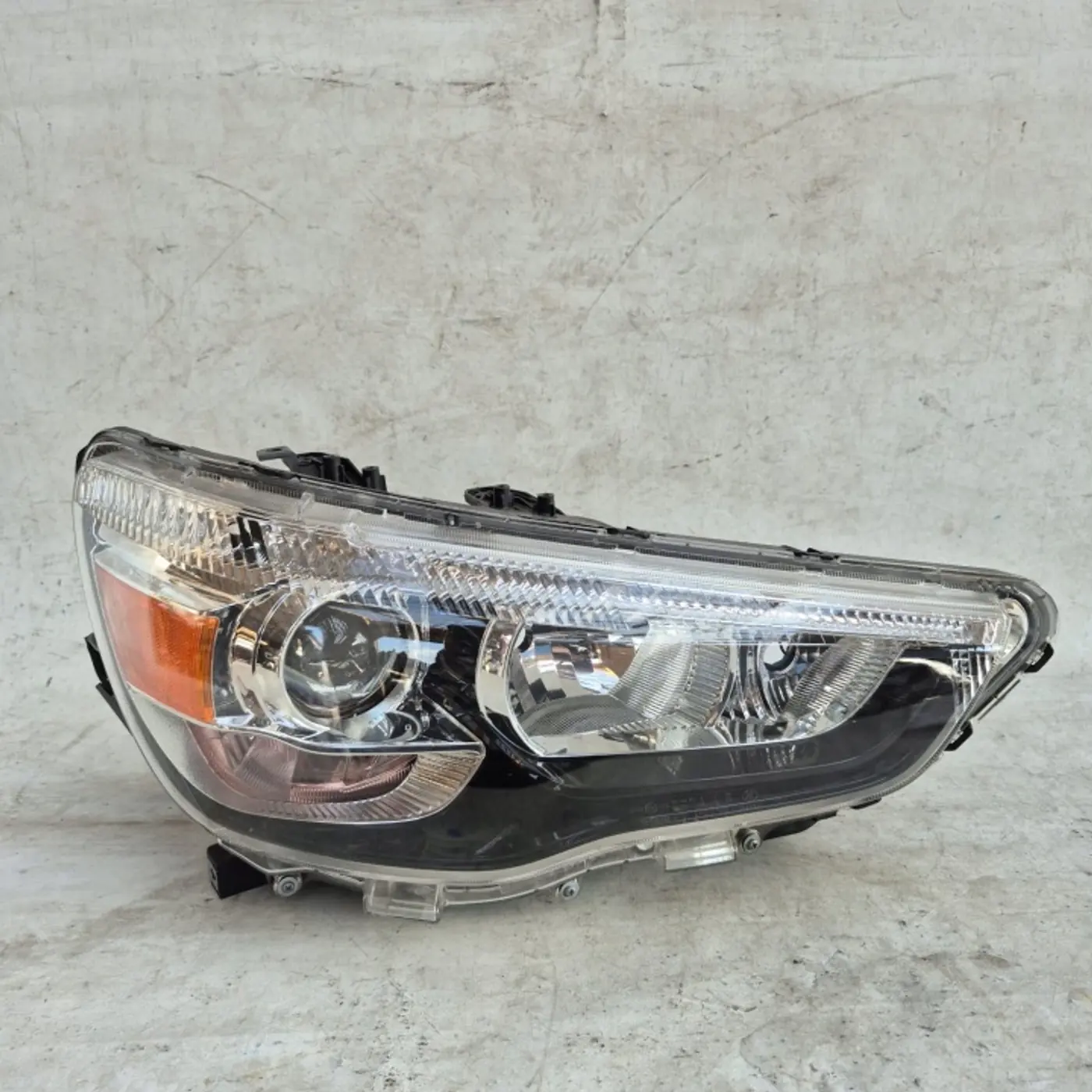 Фара правая к Mitsubishi ASX 2010