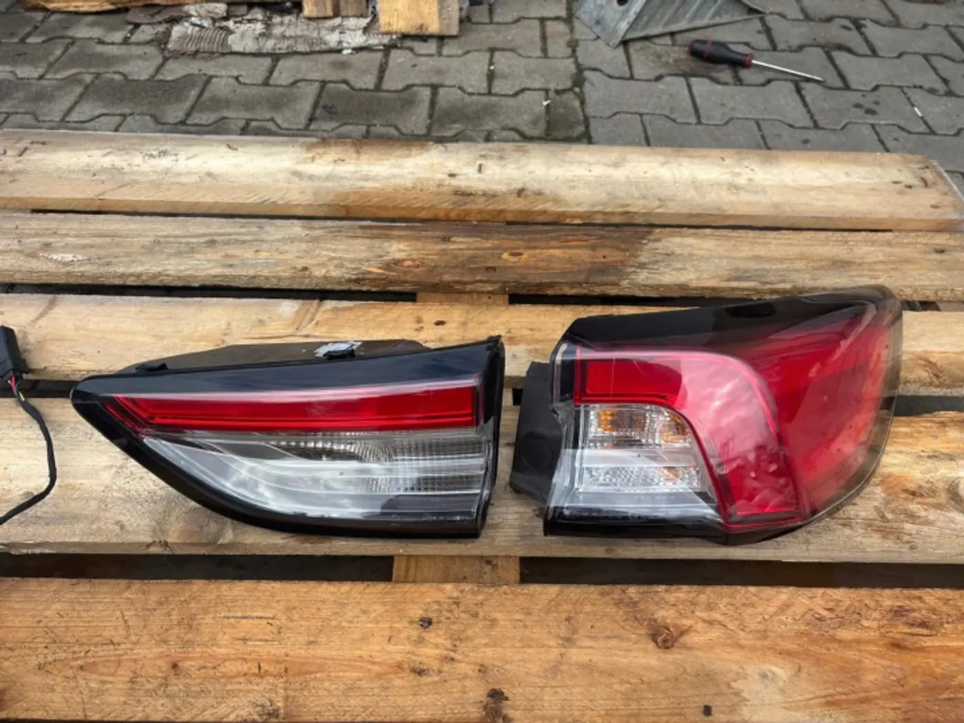 Фонарь задний левый к Ford Kuga 2019