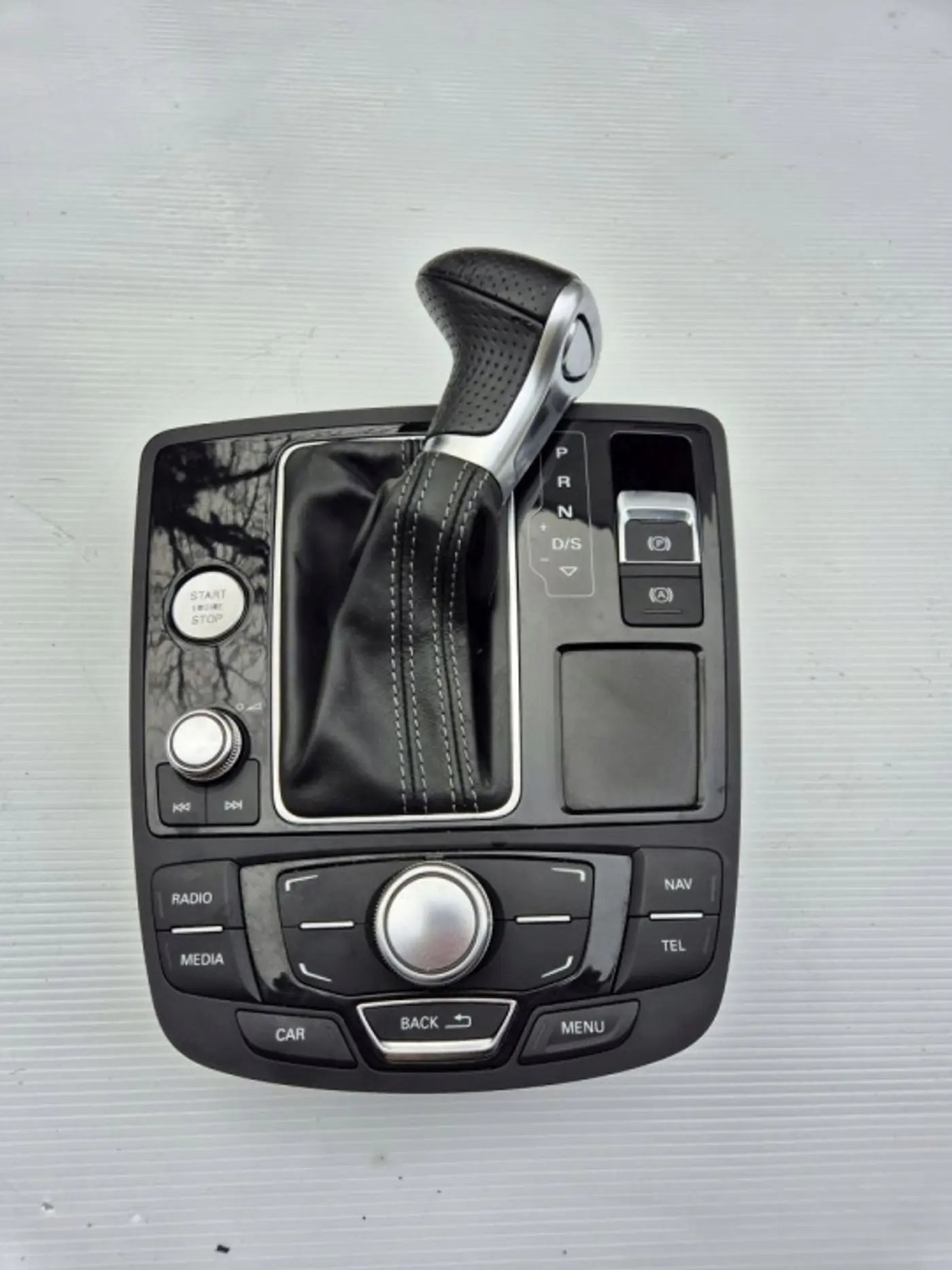 Ручка кулисы КПП к Audi A6 2011