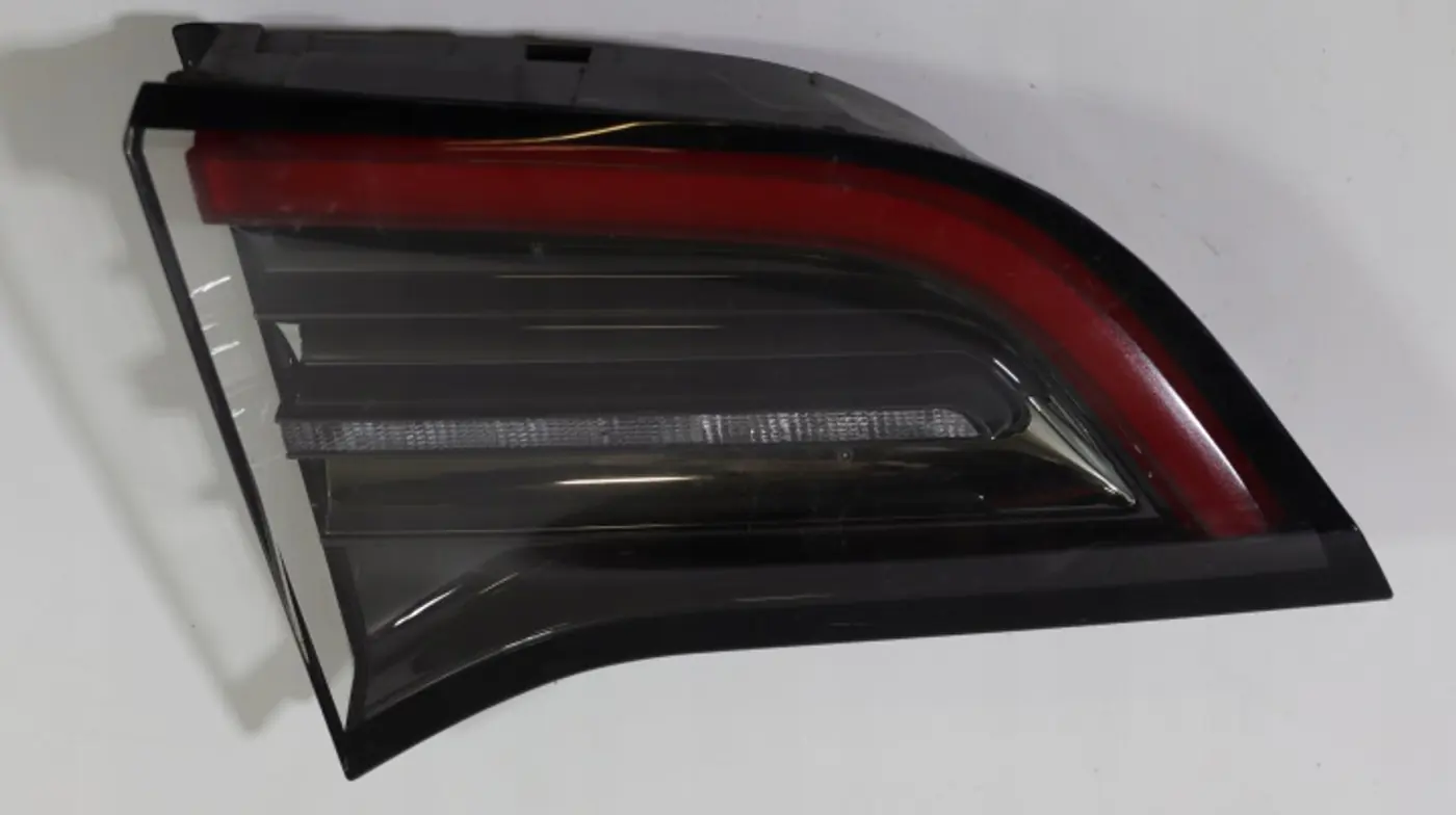 Фонарь задний левый к Tesla Model Y 2020
