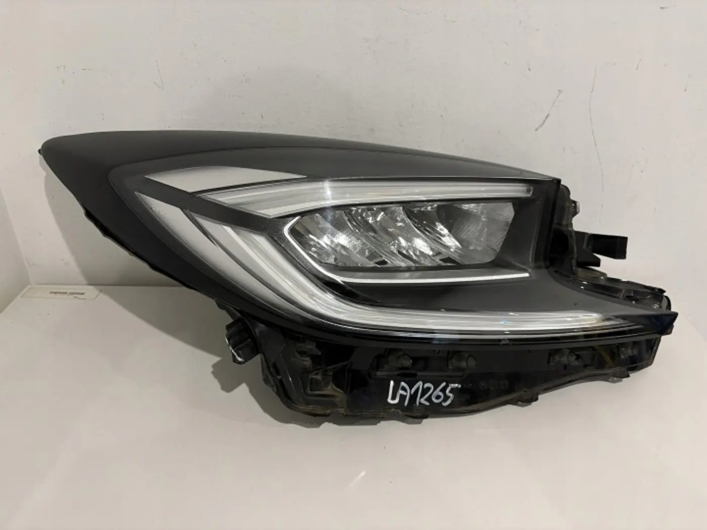 Фара правая к Toyota Aygo X 2021