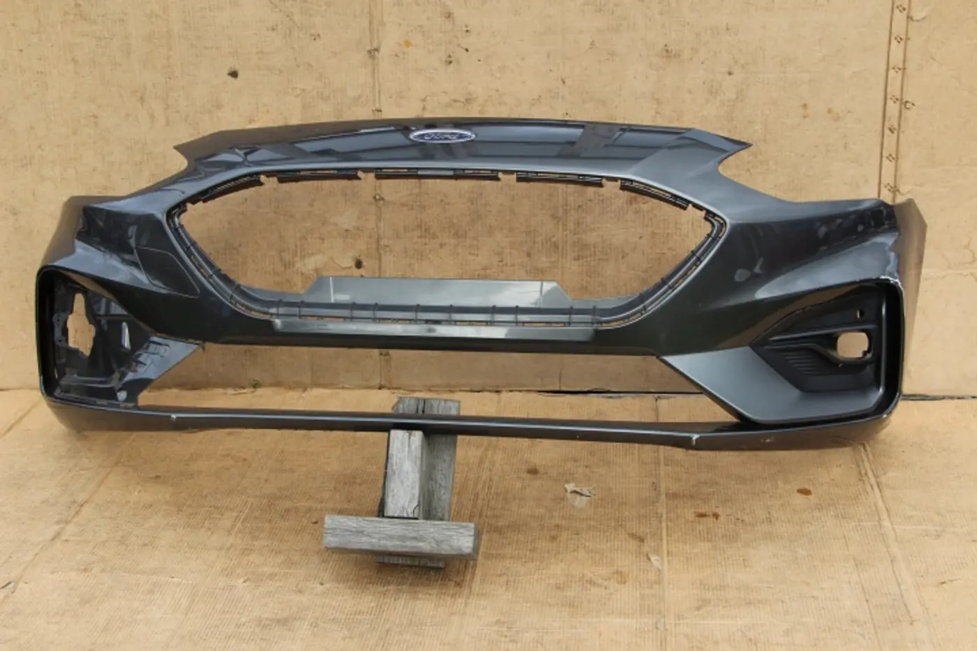 Бампер передний к Ford C-MAX 2010