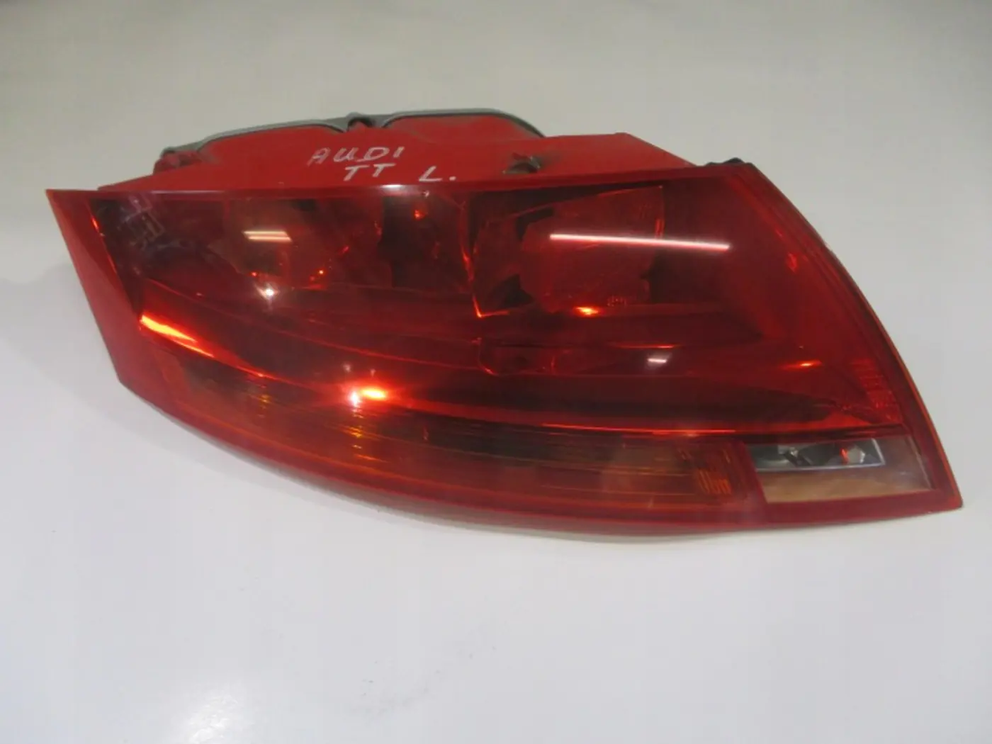 Фонарь задний левый к Audi TT 2006
