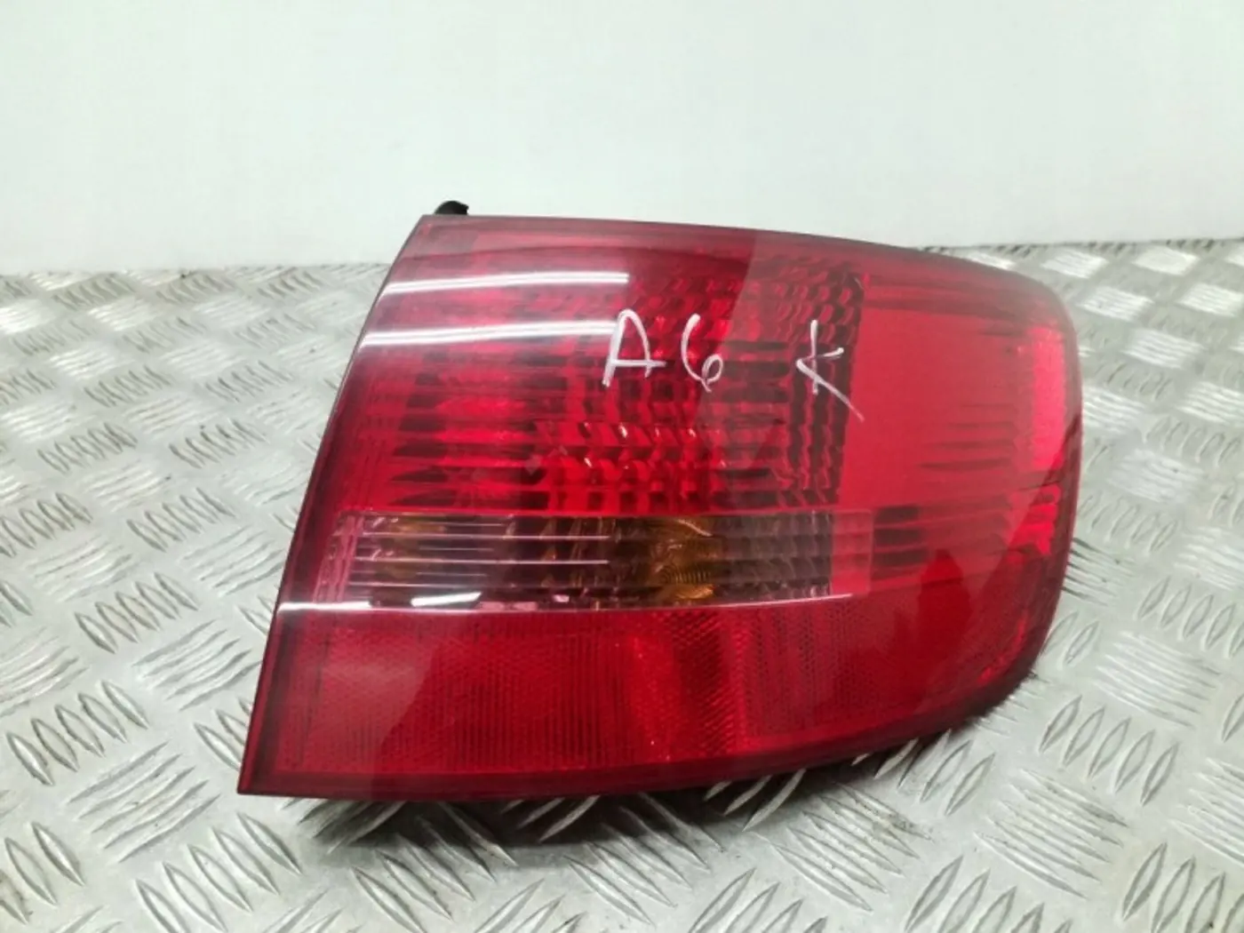 Фонарь задний правый к Audi S6 2006