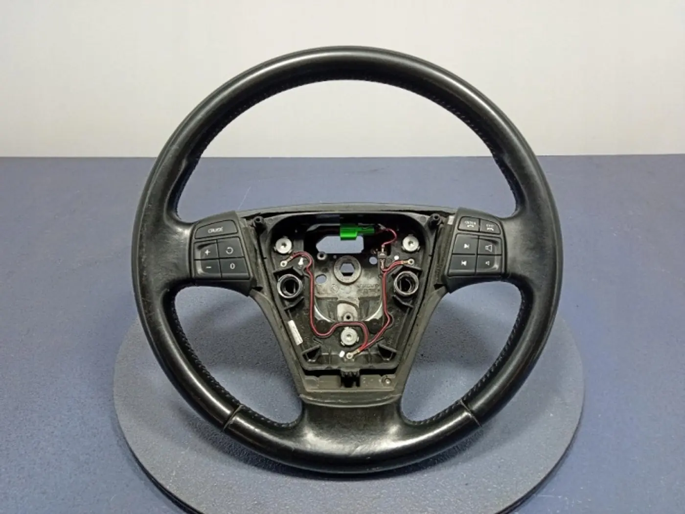 Руль к Volvo C70 2005