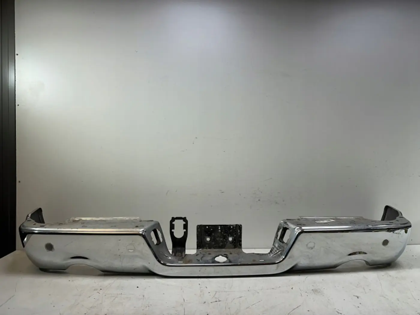 Бампер задний к Dodge RAM 2009