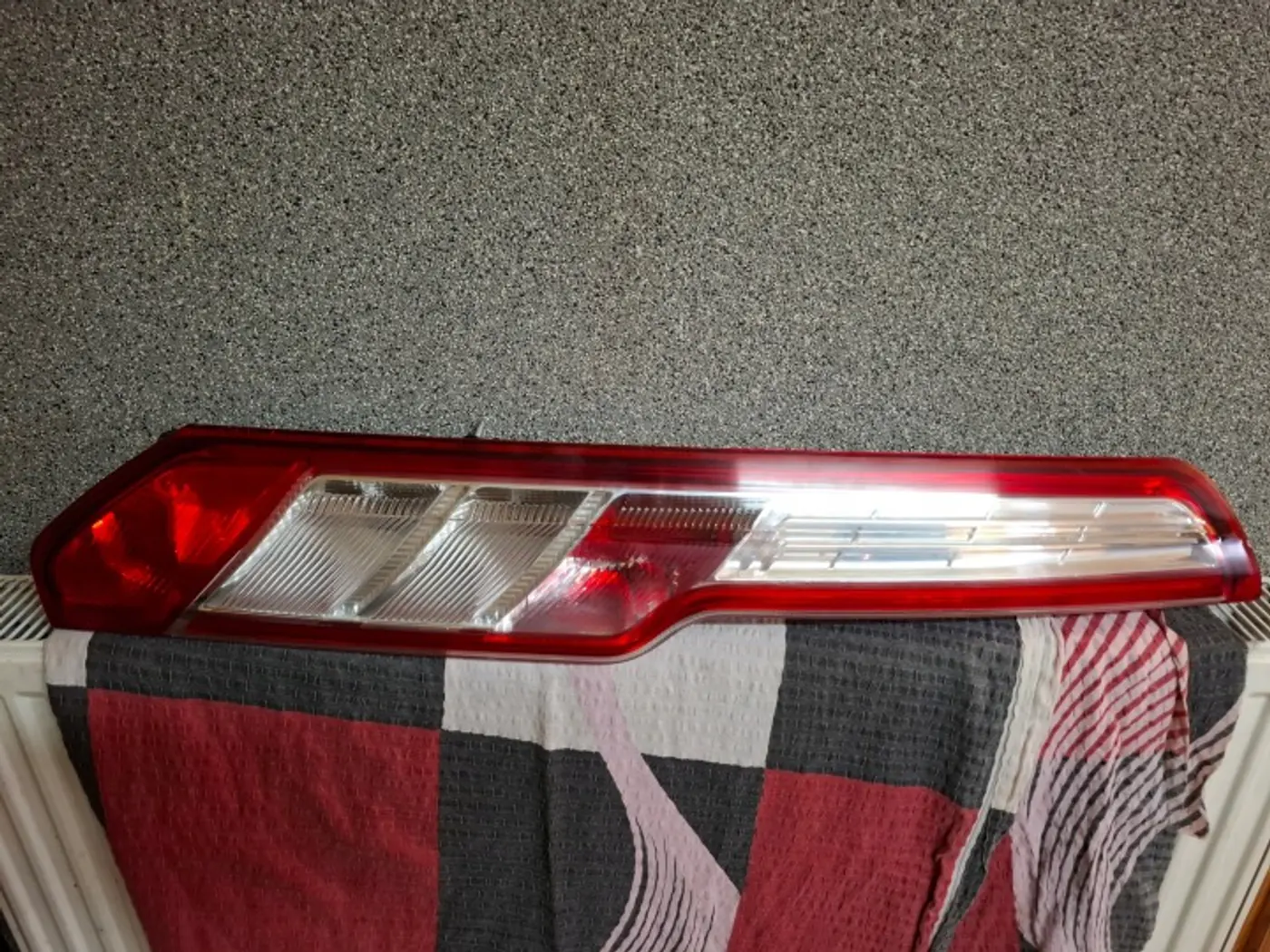 Фонарь задний левый к Ford Transit Custom 2012