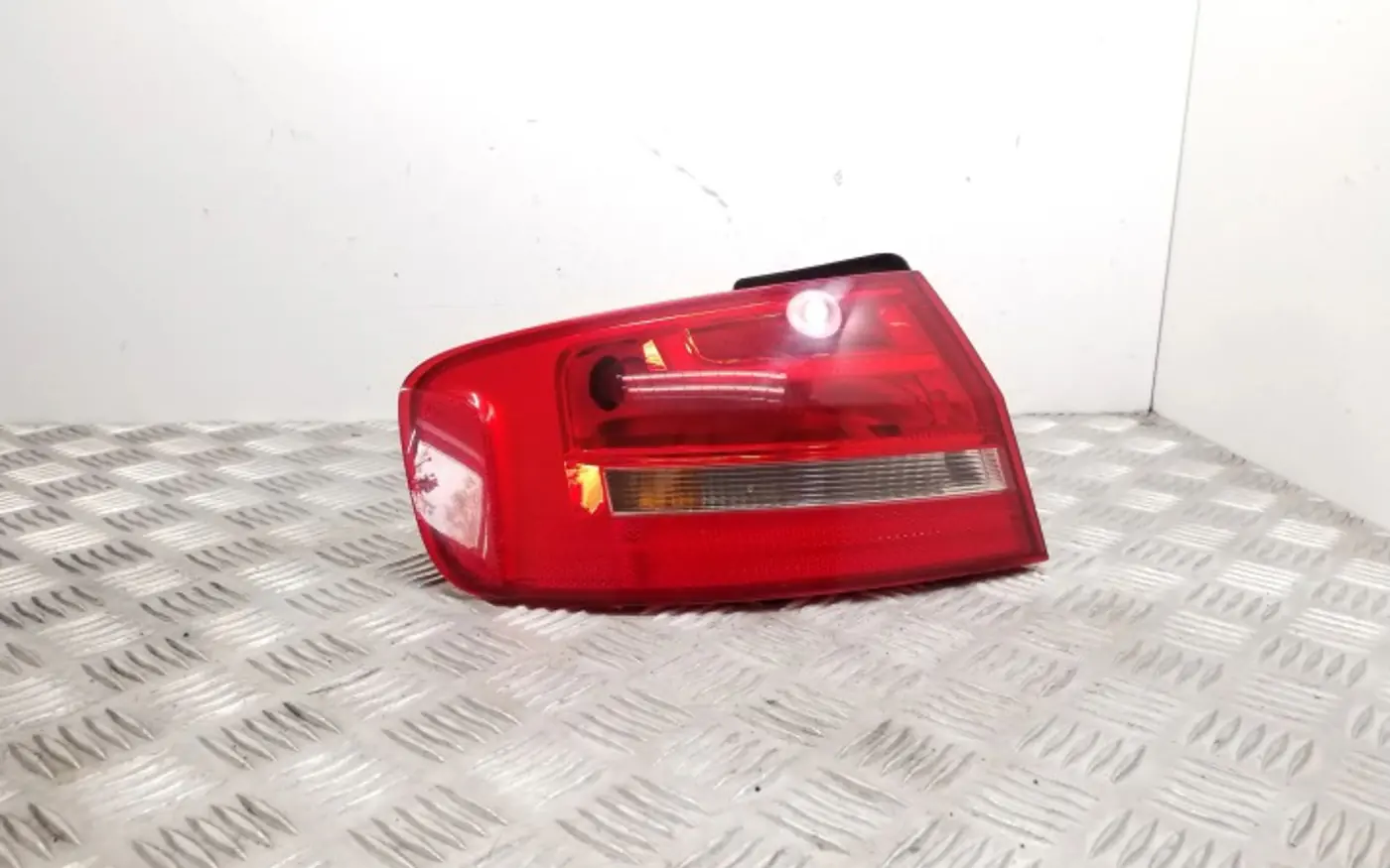 Фонарь задний левый к Audi S4 2009