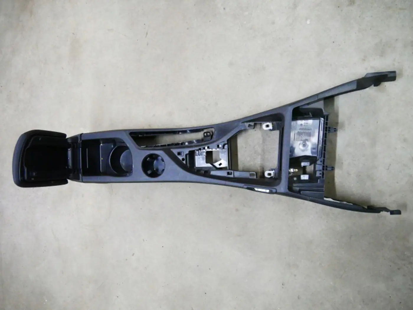 Подлокотник к BMW X1 2009