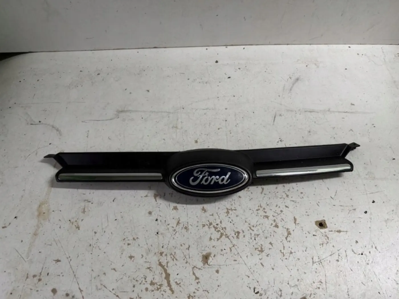Решетка радиатора к Ford C-MAX 2010