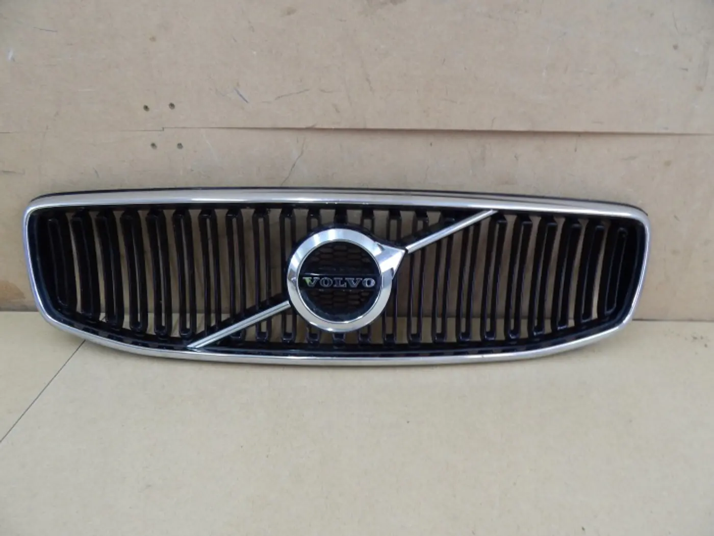 Решетка радиатора к Volvo S90 2016