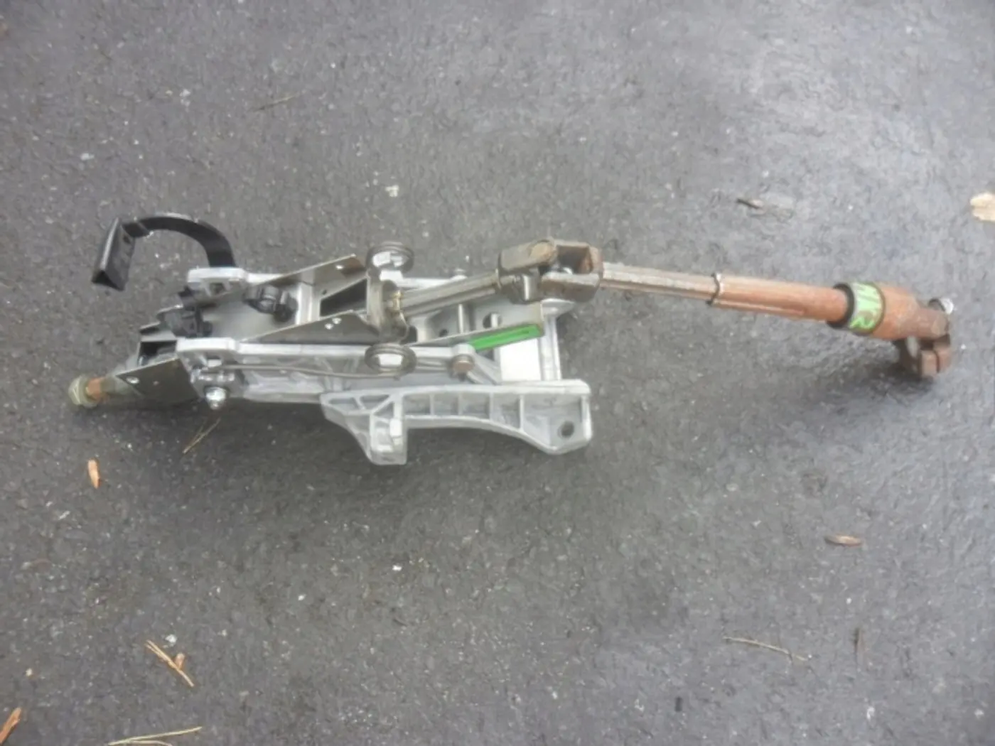 Рулевая колонка к Ford Focus 2005