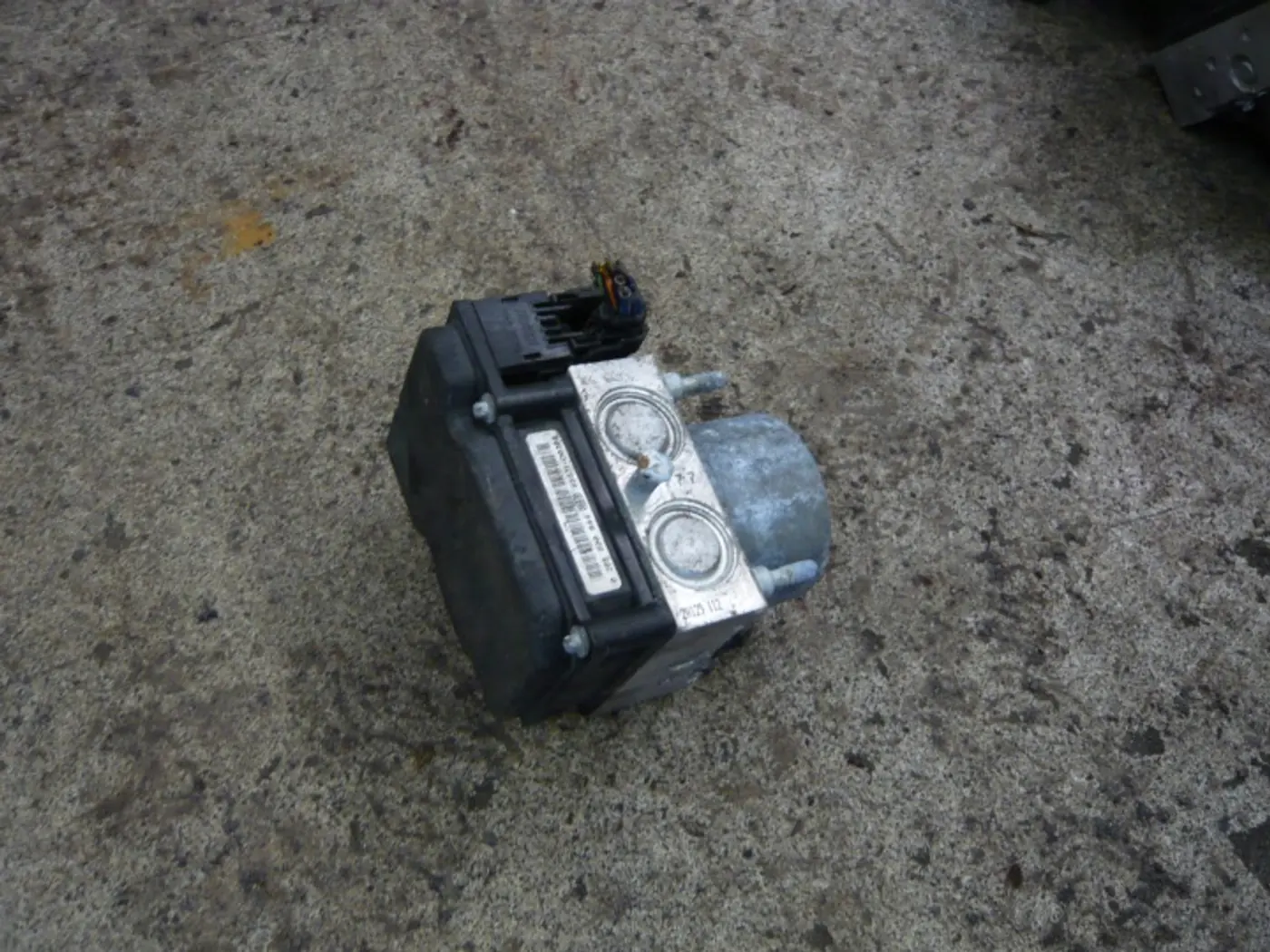 Блок ABS к Mitsubishi Colt 2002