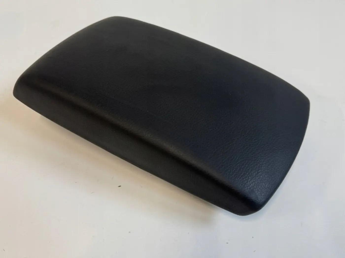 Подлокотник к Mazda 3 2009