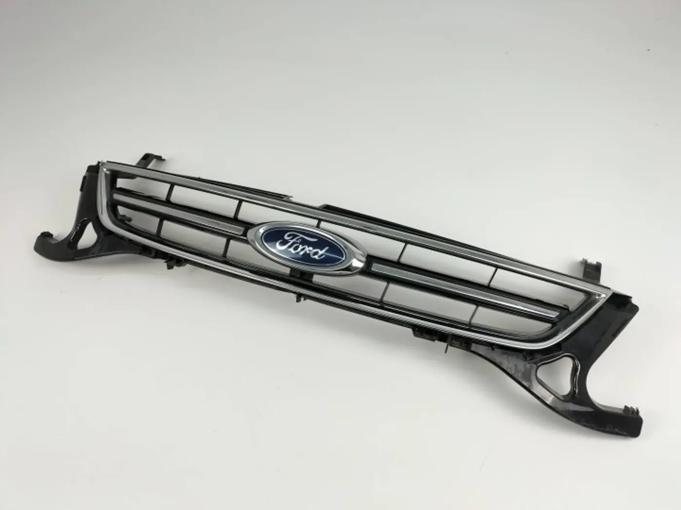 Решетка радиатора к Ford Mondeo 2010