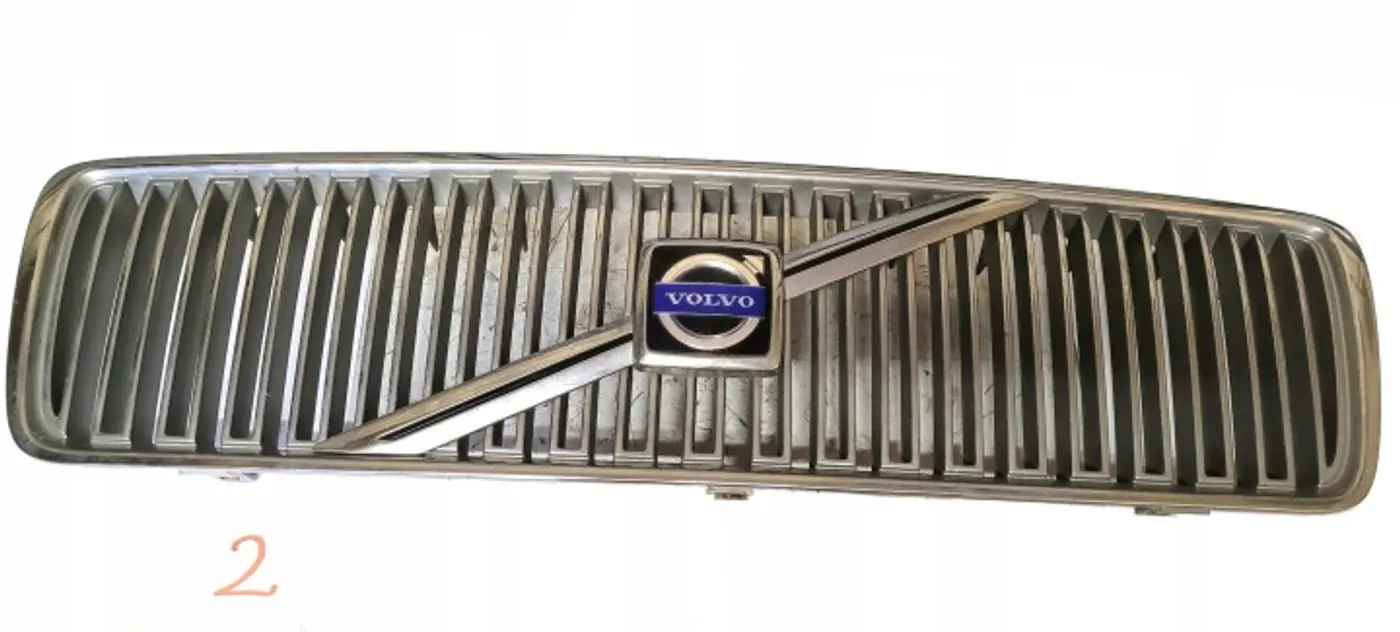 Решетка радиатора к Volvo V70 2000