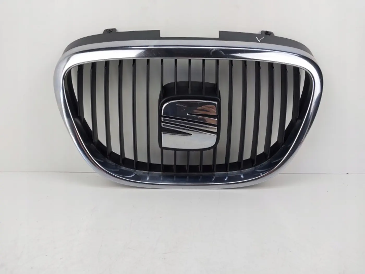 Решетка радиатора к SEAT Toledo 2004