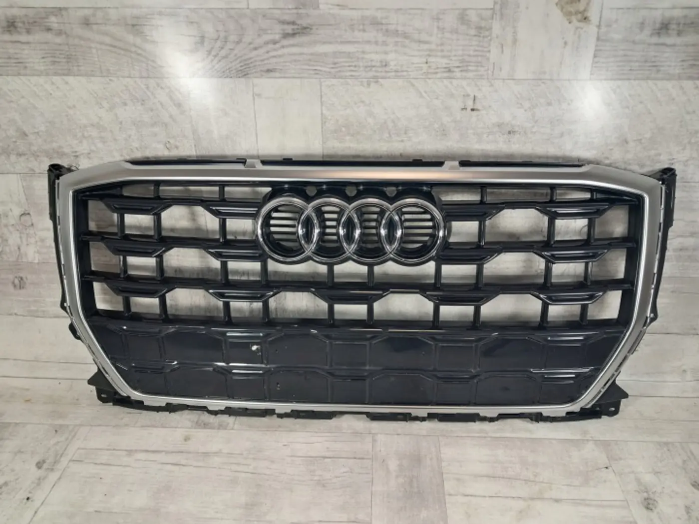 Решетка радиатора к Audi Q2 2020