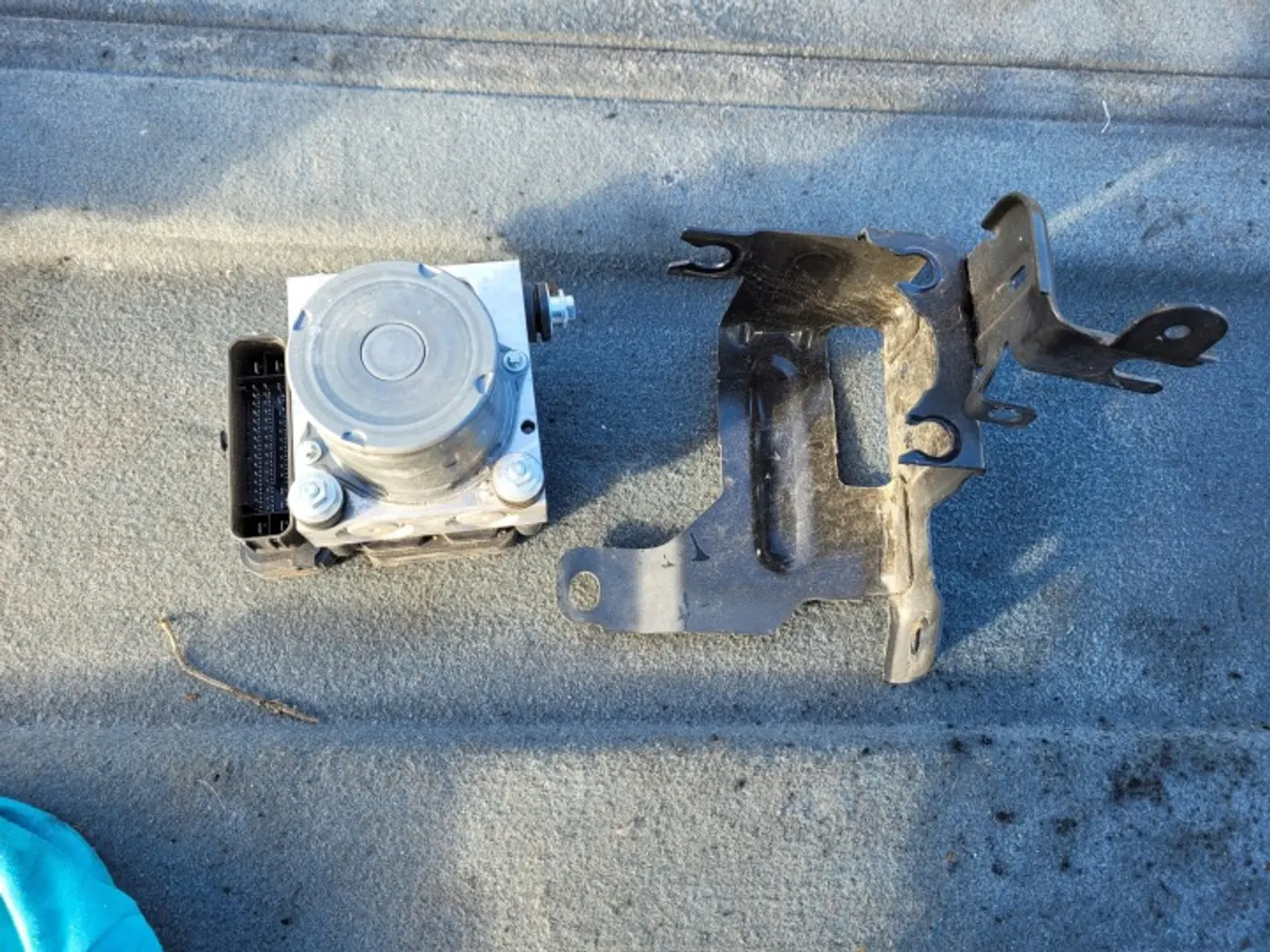 Блок ABS к Citroen C4 Picasso 2013