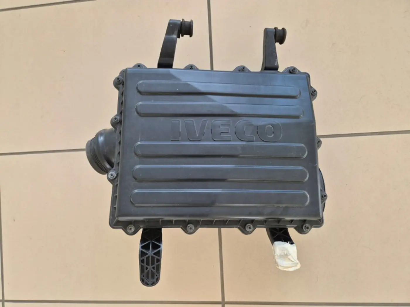 Корпус воздушного фильтра к Iveco  2014