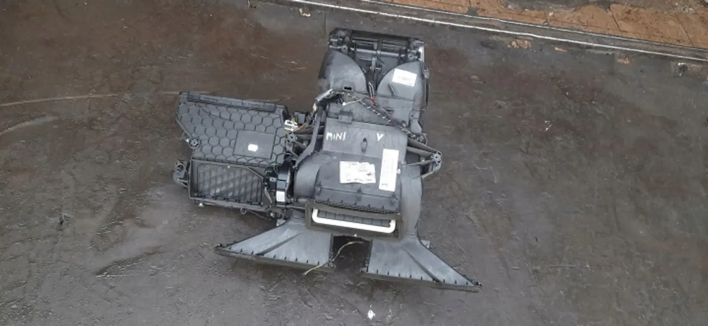 Отопитель в сборе (печка) к MINI Cooper 2006