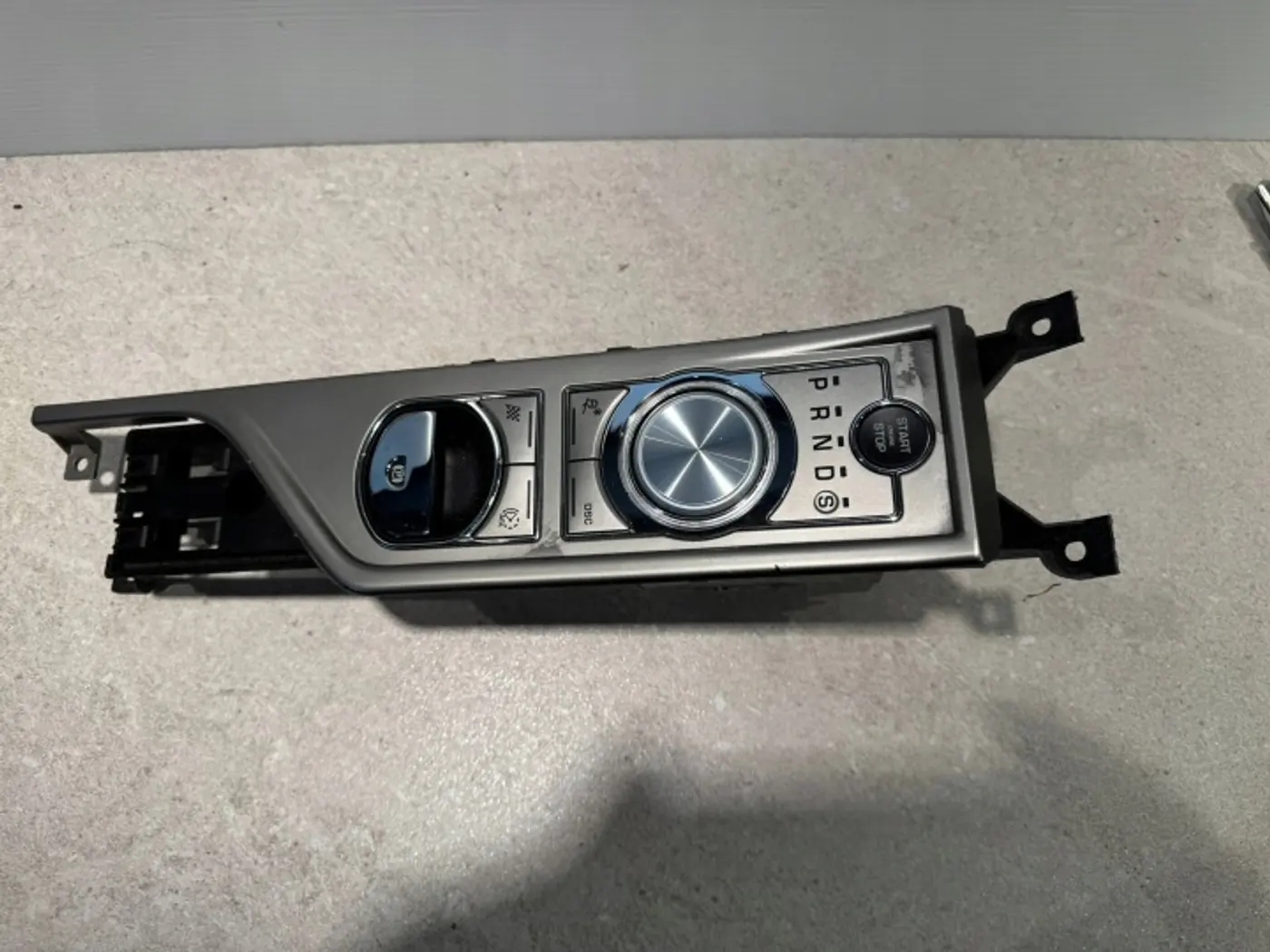 Кулиса к Jaguar XF 2007