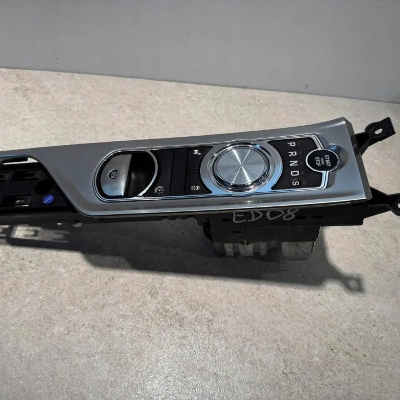Кулиса к Jaguar XF 2011