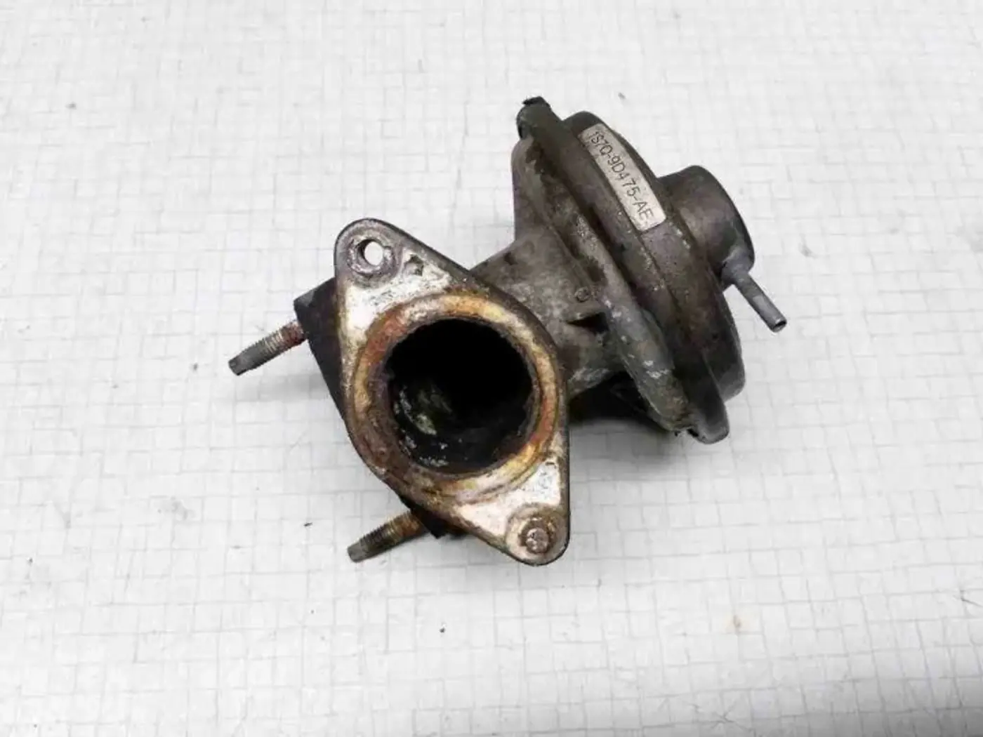 Клапан EGR к Ford Transit 2000