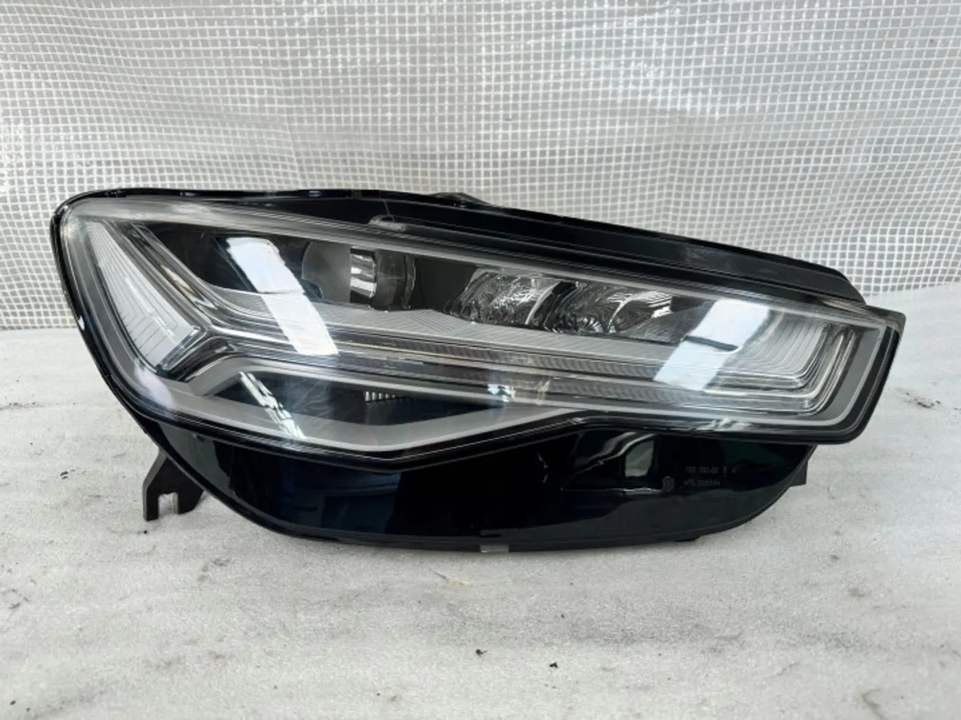 Фара правая к Audi S6 2014