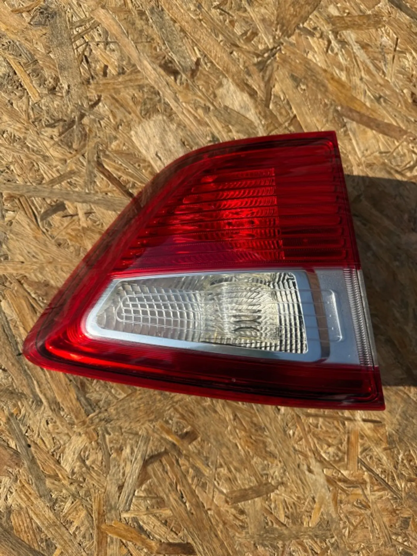 Фонарь задний левый к Ford C-MAX 2010