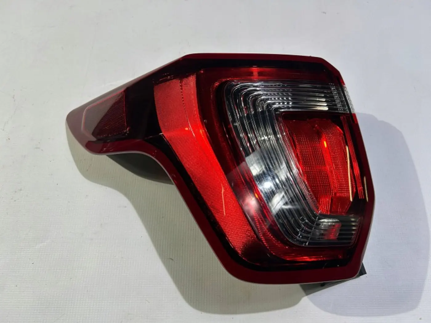 Фонарь задний левый к Ford Explorer 2010