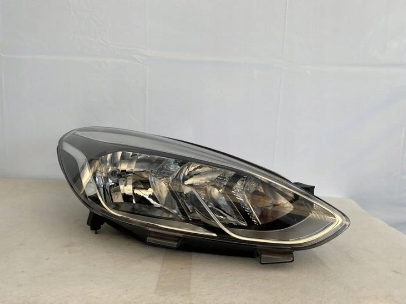 Фара правая к Ford C-MAX 2010