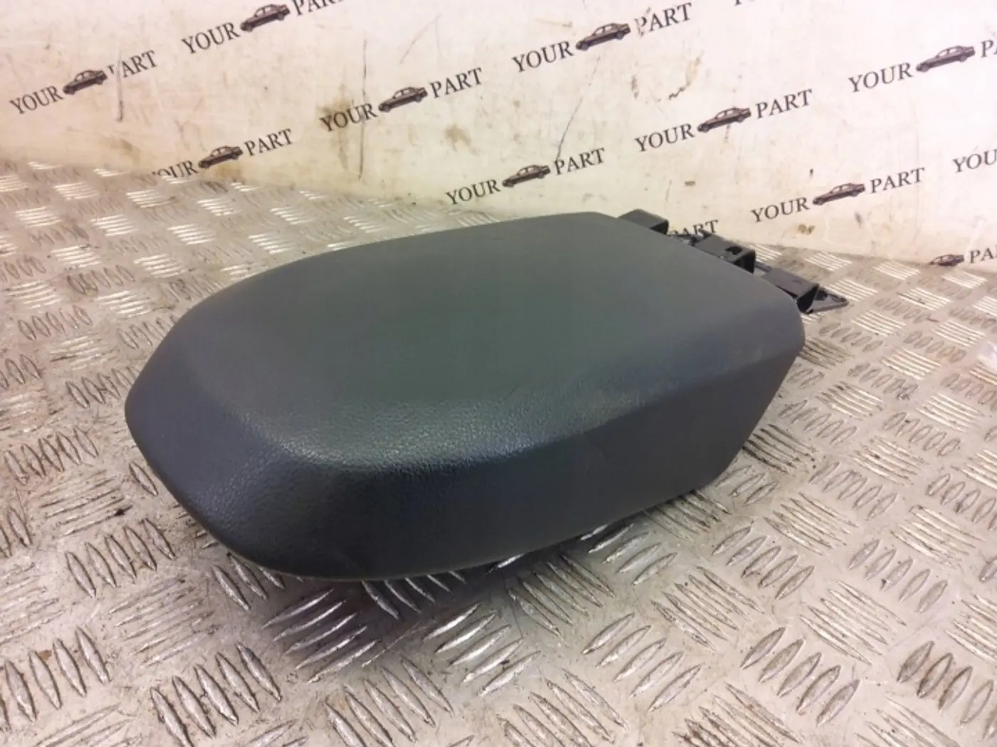 Подлокотник к Ford Kuga 2008