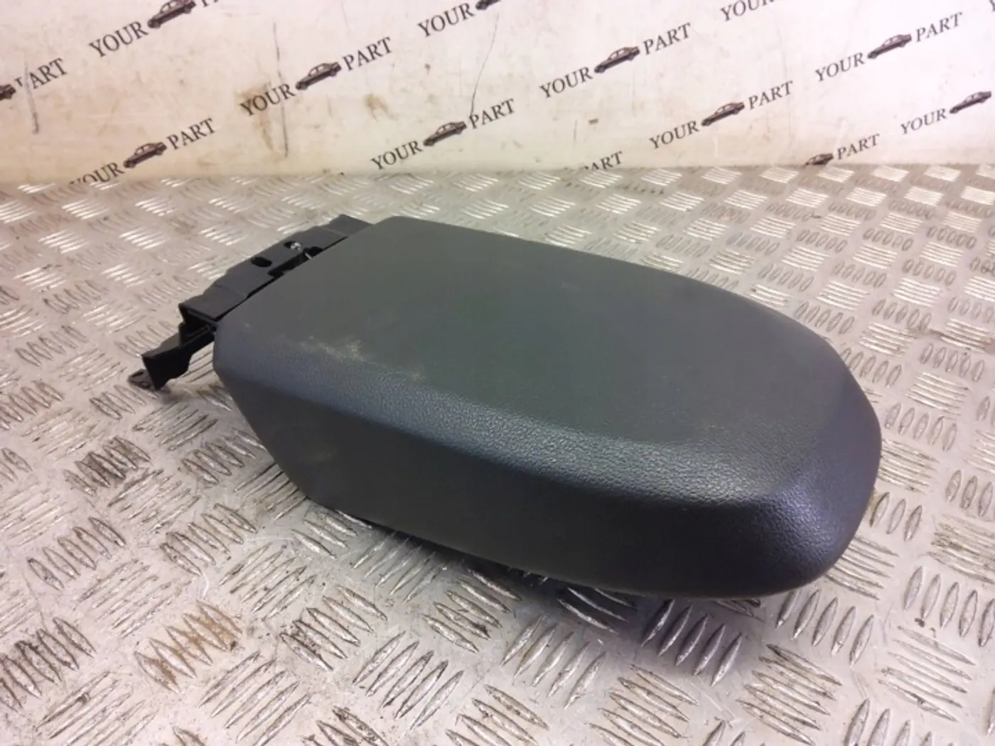 Подлокотник к Ford Kuga 2013