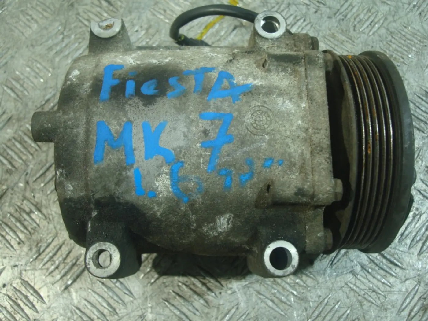 Компрессор кондиционера к Ford Fiesta 2001