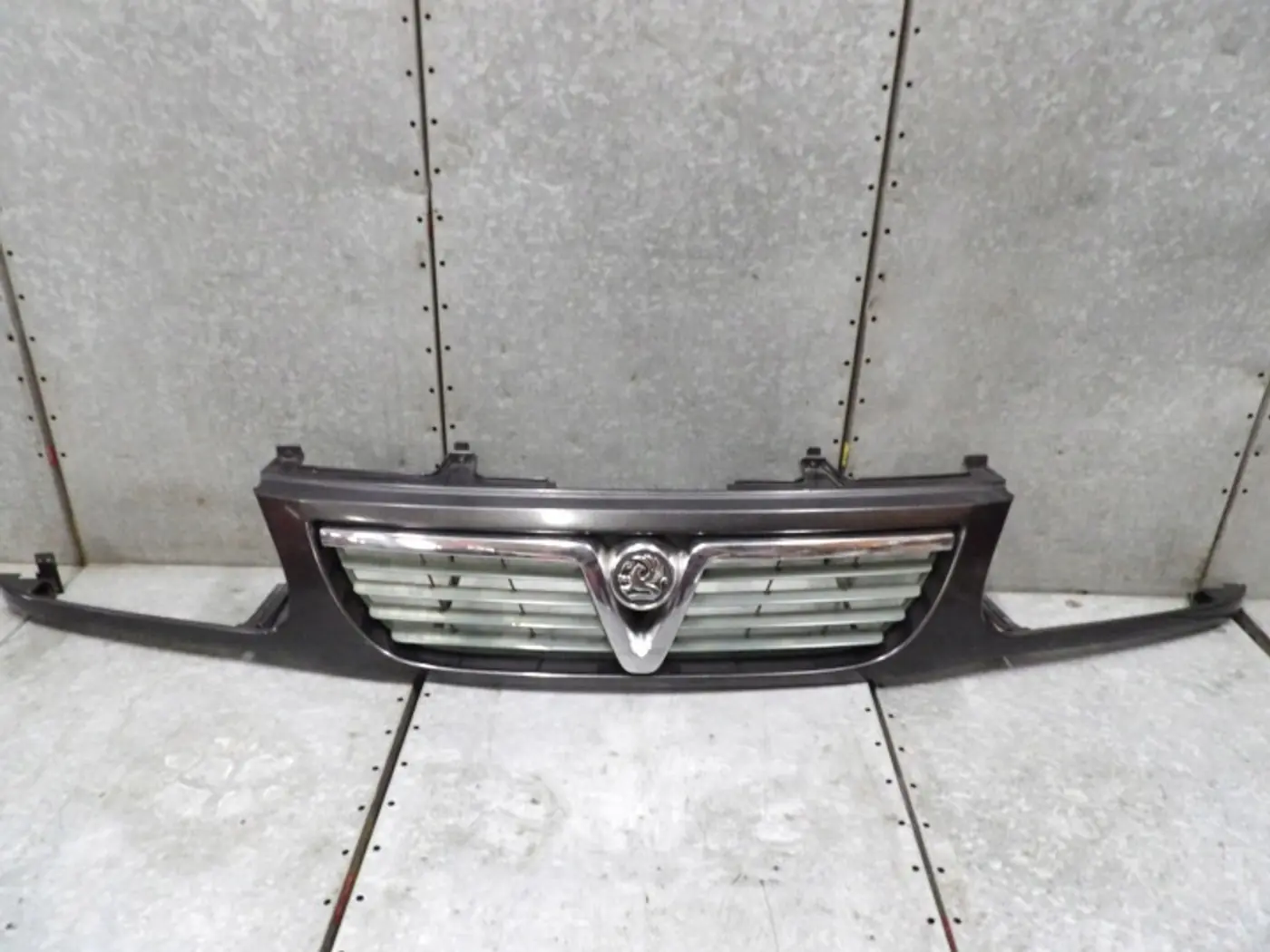 Решетка радиатора к Opel Frontera 1998